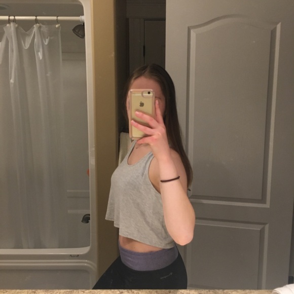 BRAND NEW crop top - Picture 2 of 2